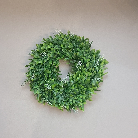 Green Wreath - Picture 4 of 6